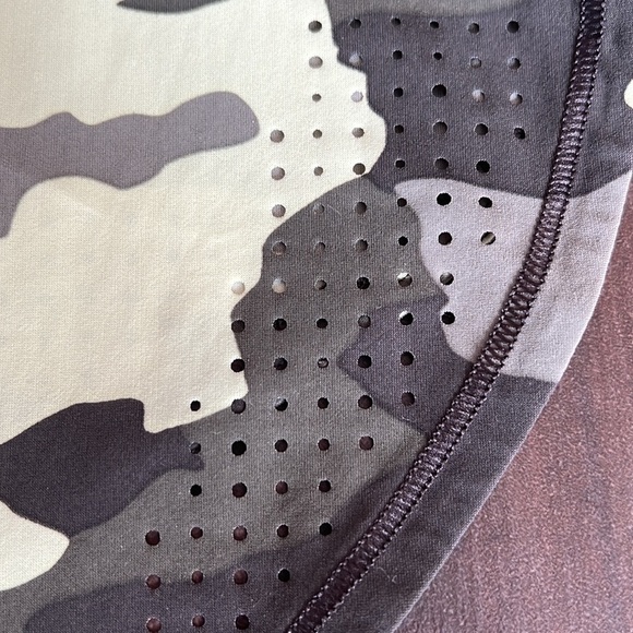 Lululemon UVP Run Short Sleeve Shirt Heritage 365 Camo Crispin Green Multi - Picture 5 of 5